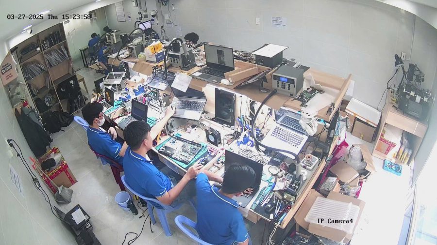 Đội ngũ kĩ thuật viên tay nghề cao, trang thiết bị hiện đại tại Hiển Laptop