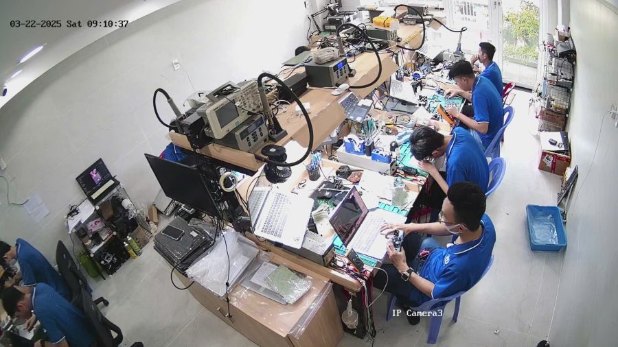 Đội ngũ kĩ thuật có tay nghề, thay linh kiện chuẩn xác, nhanh chóng, ngồi chờ lấy liền