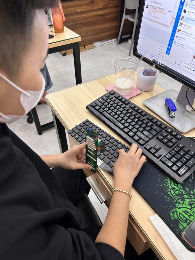 Bàn phím laptop có sẵn, thay lấy liền tại Hiển Laptop
