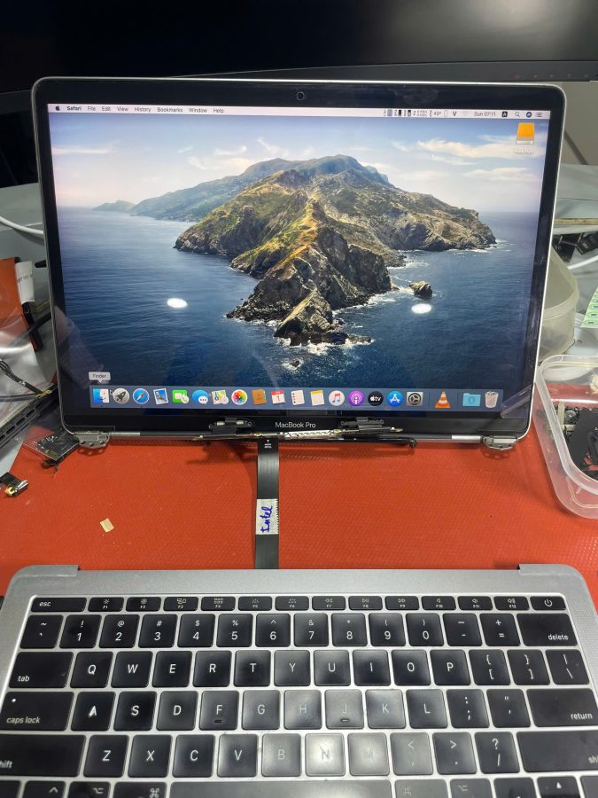thay-man-hinh-macbook-hienlaptop-com-5-675x900-1-1 Thay Màn Hình Macbook Giá Rẻ, Uy Tín - Hiển Laptop